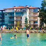 Balaton Beachside N1 Apartamento Siófok