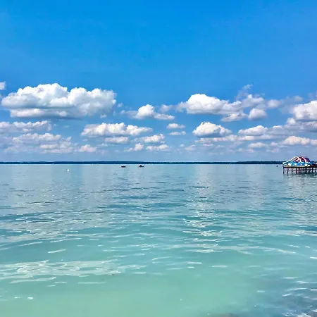 Balaton Beachside N1 公寓 *
