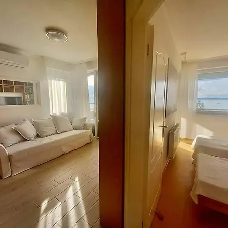 Balaton Beachside N1 Apartment