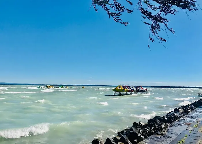 Balaton Beachside N1 アパート